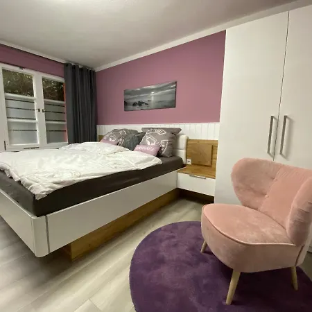 Ferienzimmer Am Strom 34 *